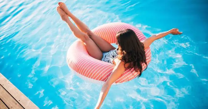 What You Need to Know About Swimming On Your Period